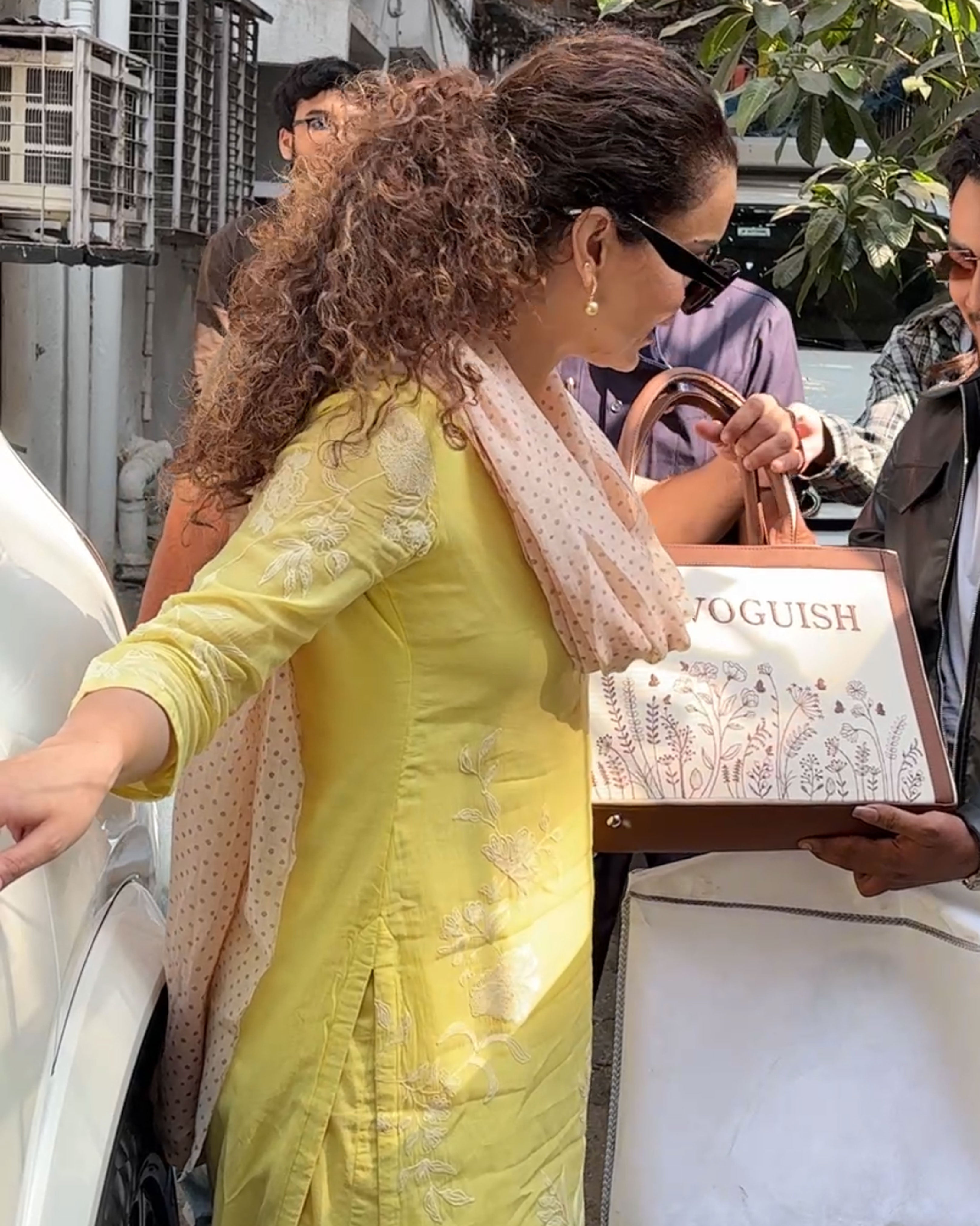 Customized Canvas Denim Multi Floral Embroidered Bag